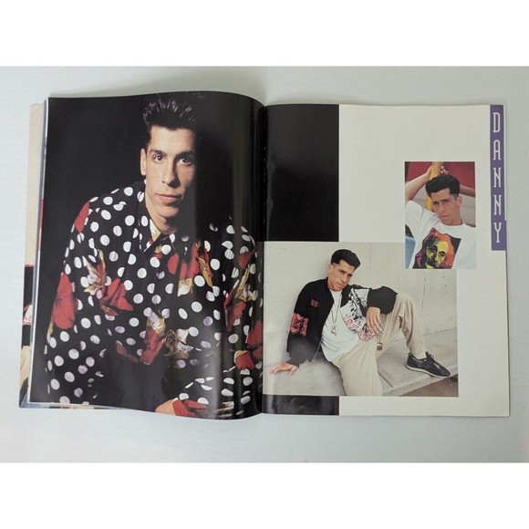 Vintage New Kids On The Block NKOTB Magic Summer Tour Concert Program Book 1990 - Picture 9 of 9